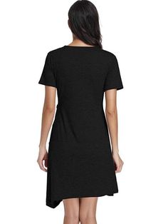 As a product expert, I recommend our New Maternity Short Sleeve Dress for expecting mothers. Made with soft fabric, this T-Shirt dress is comfortable yet stylish for work or a night out. With a button on the side, it offers a flattering fit for any body shape. Pair with heels or sneakers for a versatile look. Poncho Cardigan, Casual Night Out, Maternity Shorts, Pregnant Mom, Versatile Dresses, Mama Bear, Short Sleeve Dress, Solid Dress, On The Side