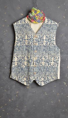 Fantastic Vintage European Traditional Linen Blend Vest Size Medium / Large A classic design inspired by Trachten Hunting Tyrol Loden influences, this vest boasts both character and style.  Truly authentic piece. Excellent for layering and versatile way to keep warm/cool without the bulk.  Button down Coconut Buttons V neck Linen Front Cotton / Polyester Lining Great vintage condition, slightly brushed and faded, with lovely patina, super comfortable to wear, with normal signs of wear with plent Fitted Cotton Nehru Jacket For Fall, Winter Cotton Nehru Jacket With Pockets, Traditional Sleeveless Cotton Outerwear, Folk Style Fitted Cotton Outerwear, Traditional Cotton Outerwear With Natural Dye, Fitted Cotton Folk Outerwear, Vintage Cotton Vest Outerwear, Luxury Vintage Cotton Vest, Tailored Vintage Wool Vest