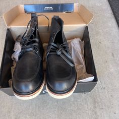 New Never Worn Black Size 12 Broken Homme, Jaime Boots Black Lace-up Work Boots, Black Leather Footbed Chukka Boots With Round Toe, Black Chukka Boots With Leather Footbed, Black Lace-up Chukka Boots With Leather Footbed, Closed Toe Textured Sole Work Boots, Black High-top Chukka Boots For Fall, Workwear Boots With Textured Sole And Closed Toe, Black Lace-up Chukka Boots, Workwear Boots With Textured Sole