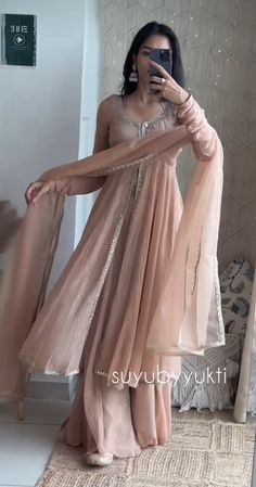 Front Open Suit Designs, Sharara Engagement Look, Plazo Saree Design, Pink Suit Designs Indian Style, Beautiful Anarkali Dress, Ring Ceremony Outfit For Bride, Suit Ideas For Women Indian Wedding, Aesthetic Suits For Women Indian, Simple Indian Suits Classy