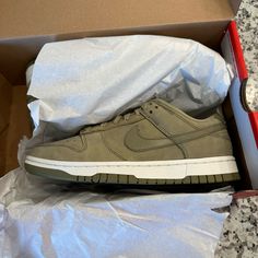 Brand New Women Green Dunks 7.5 Nike Suede Round Toe Skate Shoes, Nike Suede Skate Shoes With Round Toe, Green Dunks, Air Max 270 Women, Nike Air Huarache Ultra, Nike Air Max 90s, Casual Logo, Nike Vapormax, Nike Tanjun