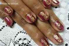 Maroon gel manicure with gold detail Gold Detail Nails, Manicure With Gold, Detail Nails, Gel Manicure, Gold Details, Manicure, Nails, Gold