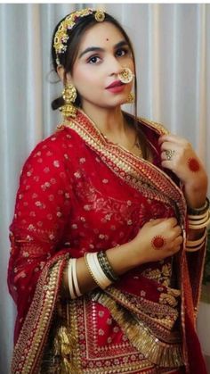 Indian Clothes Women, Rajasthani Bride, Indian Bride Makeup, Rajasthani Dress, Indian Wedding Bride, Rajputi Dress, Best Bride, Bride Photography Poses, Bridal Lehenga Red