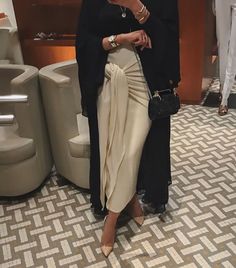 Pinterest : Bluesirens Abaya Fashion Dubai, Iranian Fashion, Abaya Design, Hijab Abaya, Modern Hijab Fashion, Modest Fashion Hijab, Abaya Style, Mode Abaya, Hijabi Style