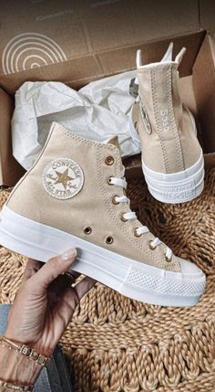 Boty Converse, Cute Converse, Dr Shoes, Trendy Shoes Sneakers, Preppy Shoes, Cute Nike Shoes, Fresh Shoes, Cute Sneakers, Hype Shoes