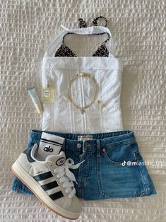 Brandy Melville Outfits, Adidas Outfit Shoes, Women's Outfit Sets, Winter Inspo, Summer Outfit Ideas, Cute Preppy Outfits, Swag Style, Swaggy Outfits, Simple Trendy Outfits