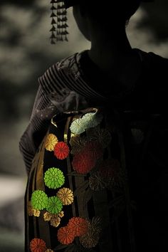 Japanese Textiles, Jolie Photo, Japan Art, Japan Fashion, Japanese Kimono, Japanese Women, Japanese Culture