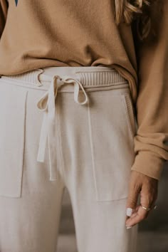 Cozy. Lightweight. Elastic waistband. My favorite combo. These joggers come in the perfect color that makes pairing with everything in your closet so easy. So whether you’re staying in, running errands, or having a relaxed night with friends, these joggers will be your new go-to! Lightweight Elastic waistband Working tie Pockets // paired with the newport pullover + the old skool vans in white *FINAL SALE* 2024 Clothes, Old Skool Vans, Night With Friends, Fall Inspiration, Cozy Aesthetic, Manifestation Board, Fall Clothes, Lazy Days, Plus Size Shopping