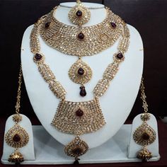 Maroon and Off White Kundan Studded Necklace Set Indian Artificial Jewellery, 22 Carat Gold Jewellery, Bridal Jewels, Bridal Necklace Set, Indian Jewelry Sets, Studded Necklace, Utsav Fashion, Bollywood Jewelry