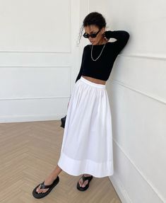 White Linen Midi Skirt, White Poplin Skirt Outfit, Long Linen Skirt Outfit, White Linen Skirt Outfit, White Skirt Black Top, New Look Skirts