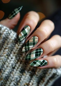 Turn heads with these dark green plaid nails, a blend of tradition and modern chic, offering an edgy yet sophisticated nail look. For more unique nail art ideas, dive into the collection at nailhow.com. Plaid Nail Art, Popular Nail Art, Halloween Nails Easy, Green Nail Art, Purple Nail Art, Halloween Nail Designs