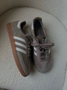 Adidas Shoes Outfit, Looks Adidas, Dr Shoes, Trendy Shoes Sneakers, Skandinavian Fashion, Shoe Wishlist, Hype Shoes