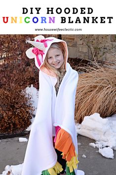 This DIY Hooded Unicorn Blanket is the perfect project for any unicorn lover! Follow this step by step picture tutorial for this unicorn blanket. Unicorn Hooded Blanket, Holiday Hand Towels, Unicorn Blanket, Advanced Sewing, Picture Tutorial, Unicorn Crafts, Diy Bebe, Beginner Sewing Projects Easy, Fabric Purses