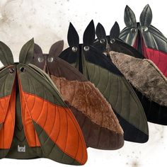 🦋 MysticMoth Backpack 🌙 We are thrilled to introduce our unique MysticMoth Backpack design. Who doesn't adore moths? With our extensive selection of colors and materials, you can craft your own enchanting moth. This bag is versatile: wear it as a crossbody, backpack, or shoulder bag. The wings are detachable and interchangeable, allowing you to purchase an additional pair for two bags in one. ✨ Dimensions: The main section of the bag (without the wings) measures 30 centimeters in width and 30 Bug Bag, Butterfly Backpack, Backpack Art, Backpack Design, Crossbody Backpack, Unique Backpacks, Handmade Butterfly, Diy Backpack, Forest Theme