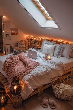 Top 10+ Minimalist Bedroom Decorating Ideas & Tips: The minimalist decorating ideas are all about less-is-more, but that doesn't mean it has no personality. Here are 10 minimal room decor that gets the style right. Minimalist Bedroom Decor, Attic Bedroom, Minimalist Room