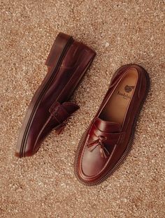 Vadim Brownie - Tassel loafers in brown leather  with leather outole and injected rubber pad Mens Tassel Loafers, Oxford Platform, Wedge Loafers, Brown Loafers, Platform Clogs, Best Laptops, Tassel Loafers, Boot Pumps, Clean Shoes