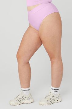 Make room in your rotation for the Airlift Record-Breaker Boyshort — a smoothing, sculpting boyshort that’s crafted with movement in mind. It’s high-waisted with amazing coverage, and so comfy in Airlift with zero bunching and second-skin feel. Lightweight boyshort Engineered to lift, sculpt, contour & smooth Designed & uniquely fit to flatter every size Wear-tested by our in-house team for the perfect fit Alo Yoga Stretch Bottoms With Built-in Shorts, Sculpting Seamless Short-length Bottoms, Sporty High Stretch Smoothing Bottoms, Alo Yoga Bottoms With Built-in Shorts, Sporty Compressive Smoothing Bottoms, Micro-elastic Smoothing Bottoms For Workout, Alo Yoga Compressive Bottoms For Workout, Compressive Pink Bottoms Shorts, Sporty Seamless Purple Bottoms