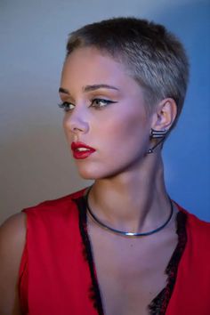 Explore 2024 Pixie Haircut Trends: Grey, Blonde, Curly, & Grunge Styles for Women Hair Design Ideas, Undercut Hair Designs, Undercut Hair, Hair Everyday, Grey Blonde, Buzzed Hair, Grey Aesthetic, Pixie Cut With Bangs