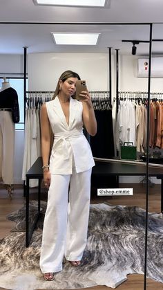 Med School Graduation Outfit, Nursing Pinning Ceremony Outfit, Outfit Grado, White Jumpsuit Outfit, Cute Professional Outfits, 2piece Outfits, Jumpsuit Outfits, Outfit Mujer, Corporate Outfits