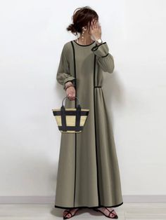 Sku CY-!124445 Material Other Style Casual Feature Color matching Neckline Round neck Occasion Going out , Casual , Vintage Seasons Spring ,Autumn Type Maxi Dress Color Army Green Size One size Size Chart: Please consult the size chart we provide for this item's measurements to help you decide which size to buy. Please note: There may be 1-3cm differ due to manual measurement. CM Waist Shoulder Sleeve Length One size 102 37 / 126 Casual Khaki Maxi Dress For Fall, Shoulder Sleeve, Dress Collection, Army Green, Color Matching, Wardrobe Essentials, Sleeve Dress, Color Block, Unique Style