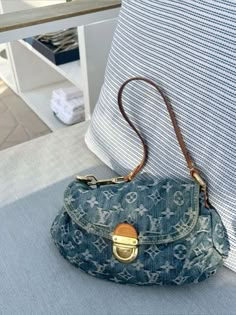 Bag Wishlist, Sac Tote Bag, Sac Louis Vuitton, Vintage Designer Bags, Girly Bags, Fancy Bags, Bags Aesthetic