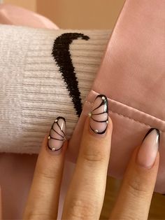 Minimal Acrylic Nails, Layers In The Back, Minimal Nails, Long Layered Haircuts, Soft Nails, Popular Haircuts, Long Layered Hair, Dream Nails