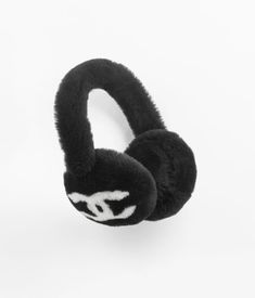 Chanel Earmuffs, Aspen Trip, Chanel Party, Moda Chanel, Mode Chanel, Chanel Store, Chanel Casual, Chanel Official, Chanel Official Website