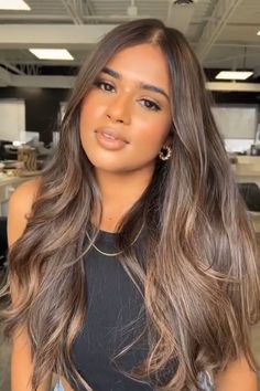 Expensive Looking Hair Color, Expensive Brunette Balayage, Old Money Brunette Hair 2024, Old Money Brunette Hair, Expensive Brunette Hair Color, Latte Brunette, Brunette Hair Balayage, Ash Brown Hair Balayage, Expensive Brunette