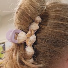 Beach Hair Clips, Shell Claw Clip, Bday Wishlist, Cute Bedroom Decor, Store Ideas, Seashell Crafts, Diy Hair, Beach Hair, Claw Clip