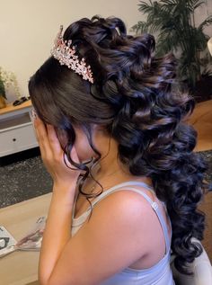 Half Up Half Down Quince Hair, Sweet 16 Hairstyles, Quince Hairstyles For Long Hair, Quinceanera Themes Dresses, Hair Quince, Pink Quince, Hairstyles With Crown, Blue Quince, Quince Hairstyles With Crown