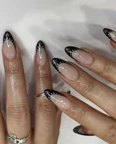 black nail inspo Vintage Nails, Grunge Nails, Her Nails, Nail Jewelry, White Nail, Nails Gel