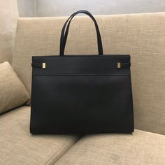 Size: Standard Size It comes with Dust box, Care manual, Tag, and Paper bag. Saint Laurent Bags, Yves Saint Laurent Bags, Chic Handbags, Timeless Handbag, Luxe Fashion, Branded Handbags, Bags Designer Fashion, Exclusive Bag, Luxury Accessories