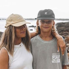 Whether you're chilling at the beach or strolling through the city streets, the versatile Riley Gold cap is your go-to accessory. Its gold-coloured, dad-style design exudes effortless cool, while the contrasting cream "More trees" embroidery adds a touch of urban edge. Embrace the freedom to wear it wherever you please – from sandy shores to city blocks. Make a statement, wherever you are, for a greener planet. The Riley Gold cap: your perfect companion for any setting. Casual Outdoor Snapback Hat, Casual Outdoor Dad Hat, Casual Snapback Visor Hat For Beach, Casual Beach Dad Hat Visor, Casual 5-panel Snapback Hat For Everyday, Casual 5-panel Hats For Streetwear, Casual Beach Visor Dad Hat, Casual Summer 5-panel Snapback Hat, Casual Visor Dad Hat For Beach