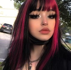 Delineados Egirl, Maquillaje Y2k, Goth E-girl Makeup, Draculaura Hair, Goth Hair, Hair Color Streaks, Hair Streaks