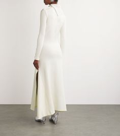 White Maxi Dress For Winter Evening, White Maxi Dress For Evening In Winter, Fitted Winter White Dresses For Fall, Long Cream Formal Dress, Chic Fitted Winter White Dresses, Elegant Long Off-white Dress, Elegant Long Off White Dresses, Cream Evening Dress For Winter, Cream Winter Evening Dress