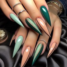 Nails With Green, Stilleto Nails Designs, Sassy Nails, Fancy Nails Designs, Stiletto Nails Designs, Get Nails, Nail Designs Glitter, Fancy Nails