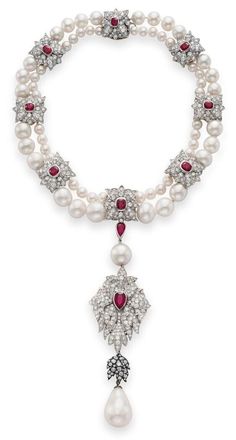 Elizabeth Taylor Jewelry, Ruby And Diamond Necklace, Natural Pearl Necklace, Harry Winston, Cultured Pearl Necklace, Jewelry Auction, Ruby Necklace, Royal Jewels, Royal Jewelry