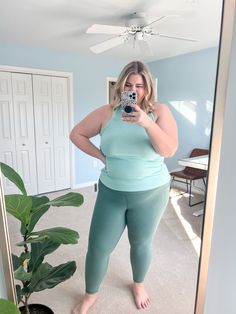 12 Plus Size Leggings Outfits You Should Try This Year - www.carlakiley.com Plus Size Leggings Outfit Summer, Plus Size Yoga Outfits, Plus Size Athleisure Outfits Summer, Plus Size Exercise Clothes, Plus Size Workout Outfits, Sports Leggings Outfit, Pants For Short Women, Plus Size Gym Outfits, Plus Size Athletic Wear