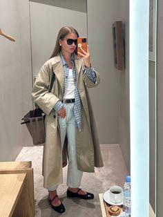 Alice Dellal, Mum Style, Safari Outfits, Body Lingerie, Style Casual Chic, Work Fits, Trench Coat Outfit, 2024 Outfits, Looks Street Style