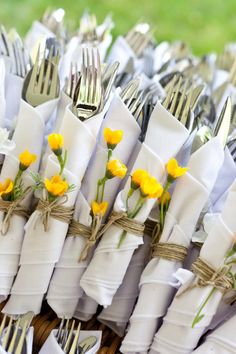 a bunch of forks with yellow flowers tied to them and the caption says, tip keep scrolling to find more pins like this