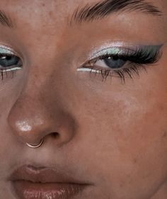 Everyday Fairy Makeup, Pearly Makeup Look, Lavender Haze Makeup, Green Prom Makeup, Soft Fairy Makeup, Lavender Eye Makeup, Makeup Inspo Glam, Chloe Core, Prom Things