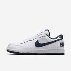 The Nike Big Low delivers a sleek look with leather on the upper and stitched-down overlays. Nike Sb Low, Sb Nike, Low Shoes, Mens Nike Shoes, Shoes White, Sleek Look, Nike Sb, Synthetic Leather, Nike Men