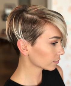 Fine Curly Hair, Pixie Cut With Bangs, Short Hair Undercut, Pixie Hair, Undercut Pixie, Short Pixie Haircuts, Undercut Hairstyles, Short Haircut