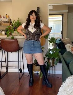 Curvy Midsize Outfits, Flare Jeans Outfit Fall, Western Whimsigoth, Tattoo Collage, Jean Boots, Casual Dresses Plus Size, Midsize Outfits, Trendy Outfit Ideas, Fall Outfit Ideas