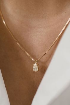 Necklaces To Give Your Girlfriend, Everyday Diamond Jewelry, Everyday Gold Diamond Necklace, Everyday Pendant, قلادات متدلية, Party Attire, Classic Necklace