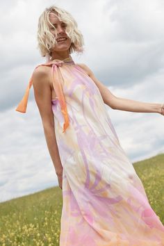 Pastel Lover 💞 Enjoy this beautiful sunny afternoon! #enjoylife #ANAxSS20 ⠀⠀ Floaty Maxi Dress, Sunny Afternoon, Silk Lace, Loose Fitting Dresses, Floral Dresses, Boho Look, Long Dresses, Long Maxi Dress, Enjoy Life