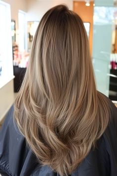 V Shaped Haircut, Rambut Brunette, Haircuts For Long Hair With Layers, Brown Hair Inspo, Haircut Inspo, Long Layered Haircuts