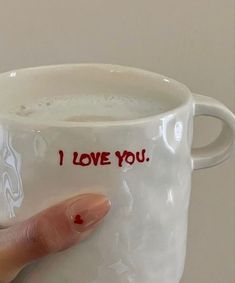 Diy Pottery Painting, Pretty Mugs, Pottery Painting Designs, Diy Ceramic, Keramik Design, Painted Mugs, Clay Mugs, Pottery Crafts, Diy Pottery