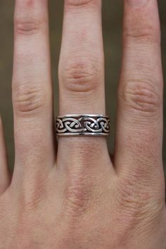 *DO NOT PURCHASE WITHOUT READING FULL DESCRIPTION & BEING 100% CERTAIN OF SIZING, WE DO NOT OFFER REFUNDS*  Sterling silver(tested) Celtic knot ring  PRE-OWNED - SECONDHAND  Size(approx): 7.25  Weight(approx): 3.91g  Length(approx): (just over) 0.25"  Marked 925  Please contact us here or via social media if you have any questions about this item      Due to the nature of this product being secondhand (pre-owned) it may not be perfect, consider this before purchase. Celtic Knot Ring, Knot Ring, Celtic Jewelry, Celtic Knot, Rings Statement, Favorite Jewelry, Beauty Book, Statement Rings, Accessory Gift