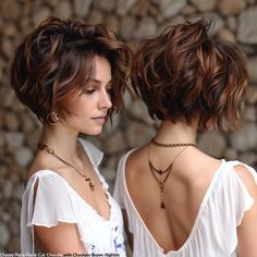 50 coole Haarschnitte für dünnes Haar Pixie Haircut Highlights Brown, Short Brunette Hair Color Ideas, Chocolate Brown Pixie Haircut, Highlights On Pixie Haircut, Short Hair 2025 Trends Women, A Line Pixie, Dark Short Hair With Highlights, Brunette Pixie With Highlights, Wavy Pixie Hairstyles